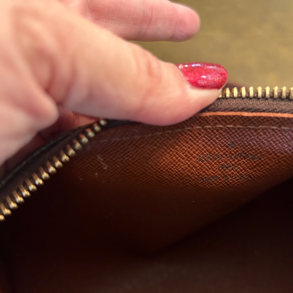 Like New Louis Vuitton Papillon 26 - Picture 7 of 8